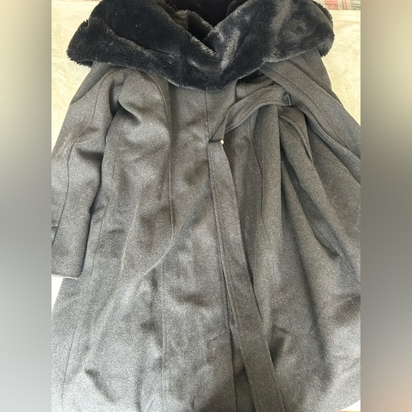 Ricki’s Dress Jacket Grey Wool and Black Fur Hood - Picture 3 of 4